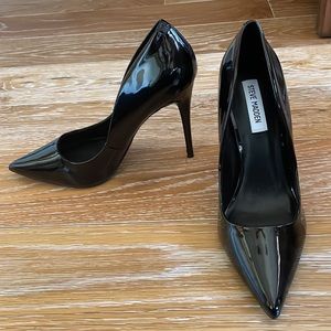 Steve Madden Valla pointed patent pumps